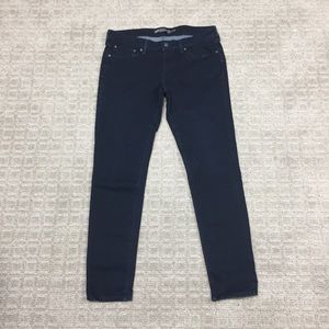 Levi’s “Slight Curve” Jeans